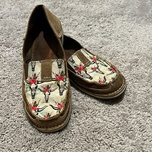 Ariat Women's Cruiser Bomber Brown Steer Head and Roses Casual Shoes